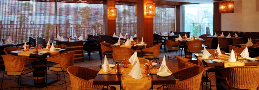 WHAT A DAY IN THE LIFE OF AN INDIAN RESTAURANT LOOKS LIKE